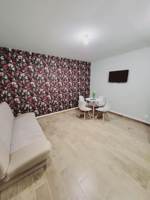 Family Flat Stade De France Airport Cdg Le Bourget "Appart'7" بيارفيت-سور-سين المظهر الخارجي الصورة